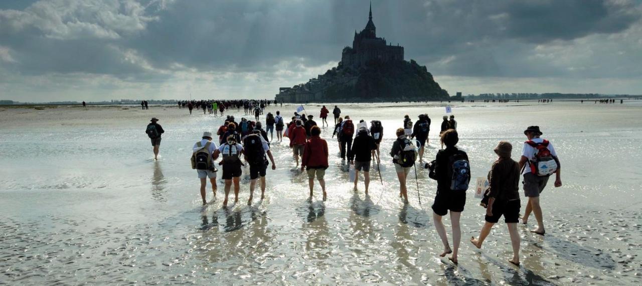 Chambres D'Hotes Avec Piscine Aux Agapanthes De Cromel - Mont Saint Michel Dış mekan fotoğraf